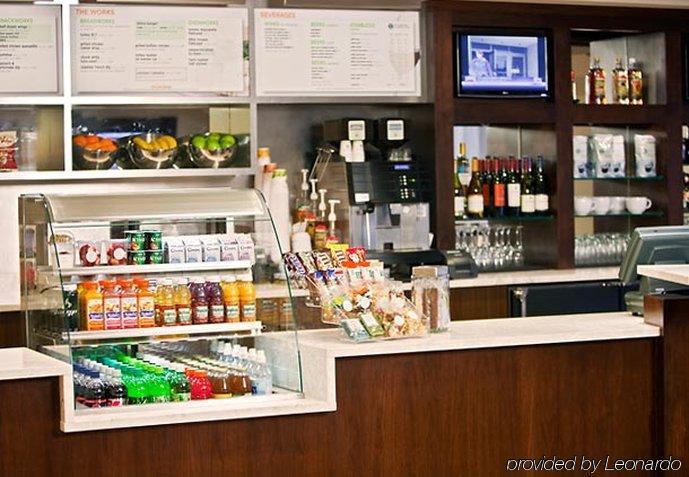 Hotel Courtyard By Marriott Thruway 3*
